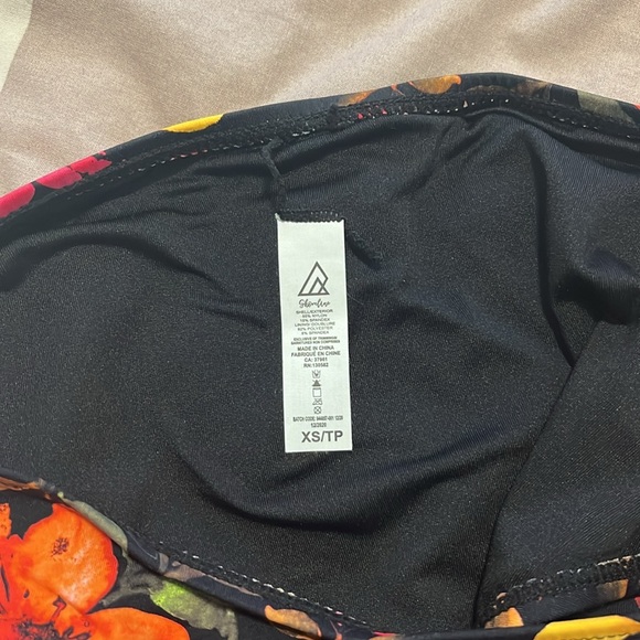 UNUSED High Waisted Swimsuits Bottoms - Picture 3 of 3